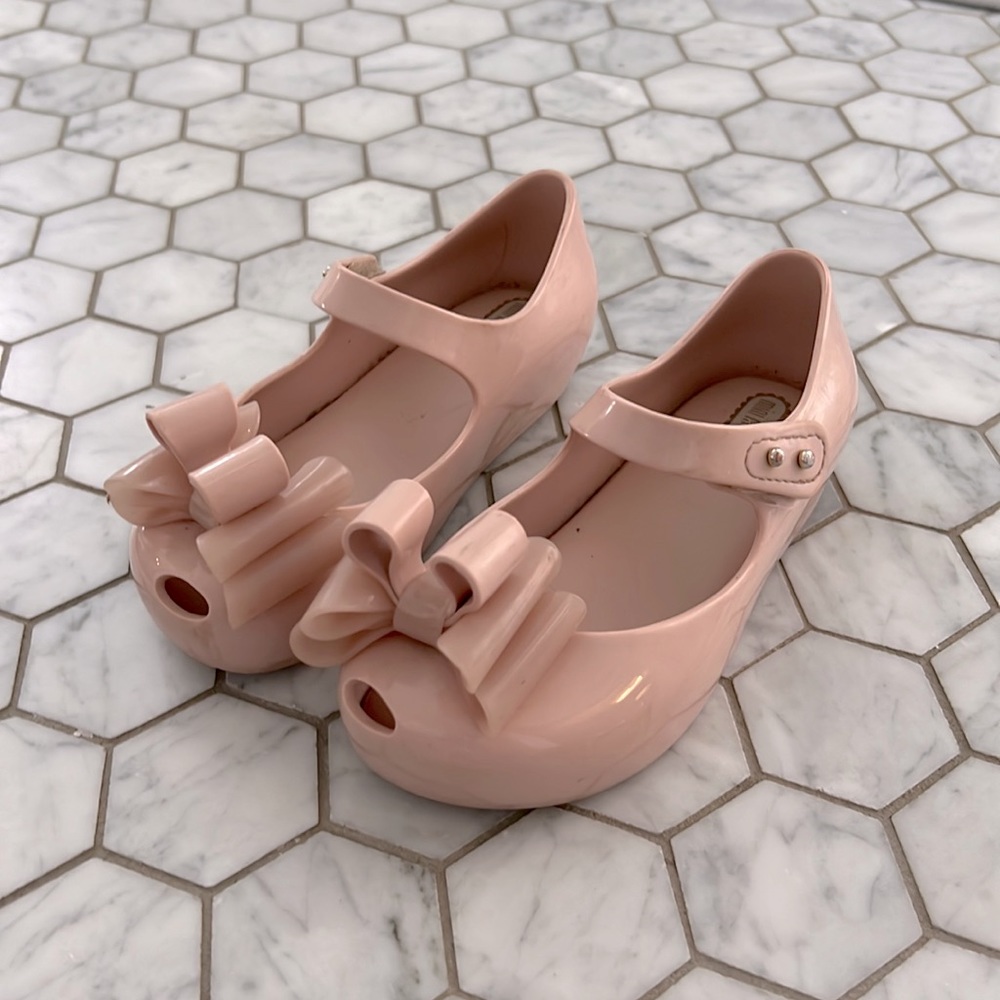 Mini Melissa ultragirl size 10